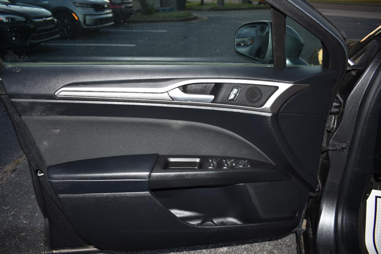Ford Fusion SE FWD 2018