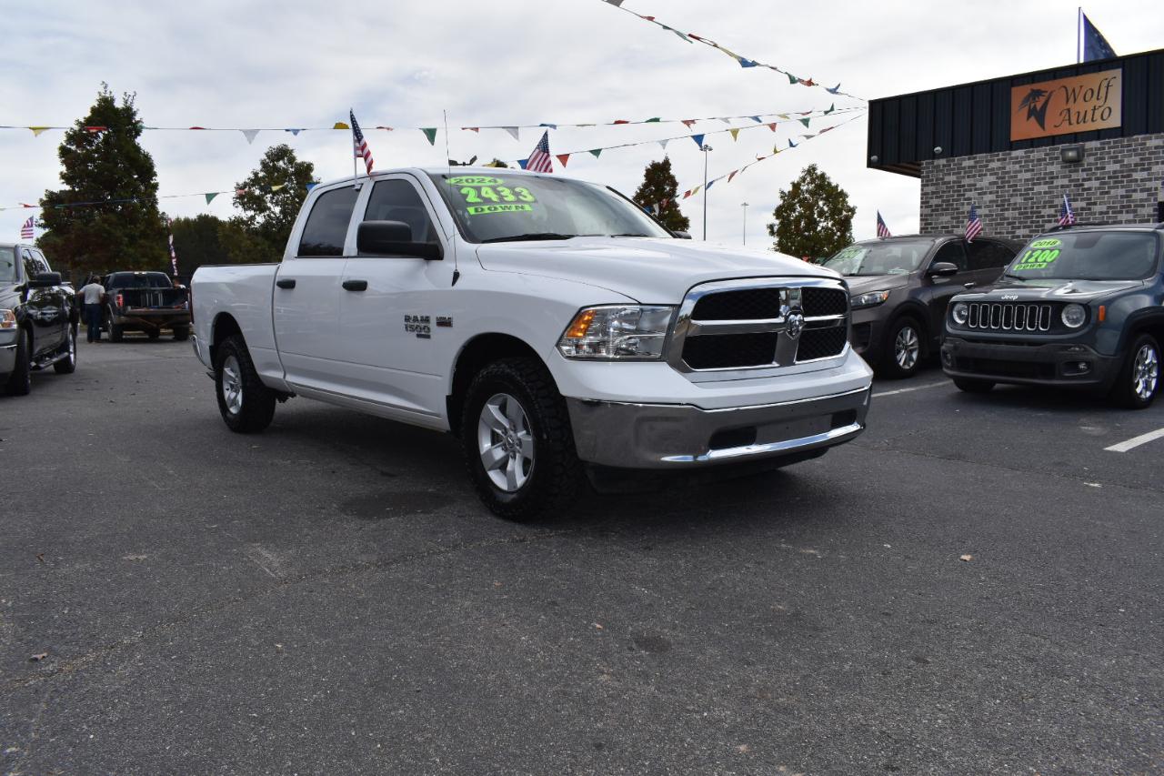 RAM 1500 Classic Tradesman 4x4 Crew Cab 6'4" Box 2024