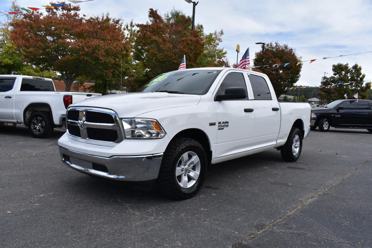 RAM 1500 Classic Tradesman 4x4 Crew Cab 6'4" Box 2024