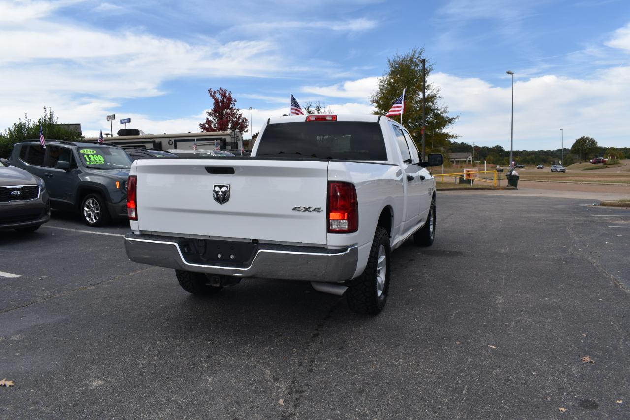 RAM 1500 Classic Tradesman 4x4 Crew Cab 6'4" Box 2024