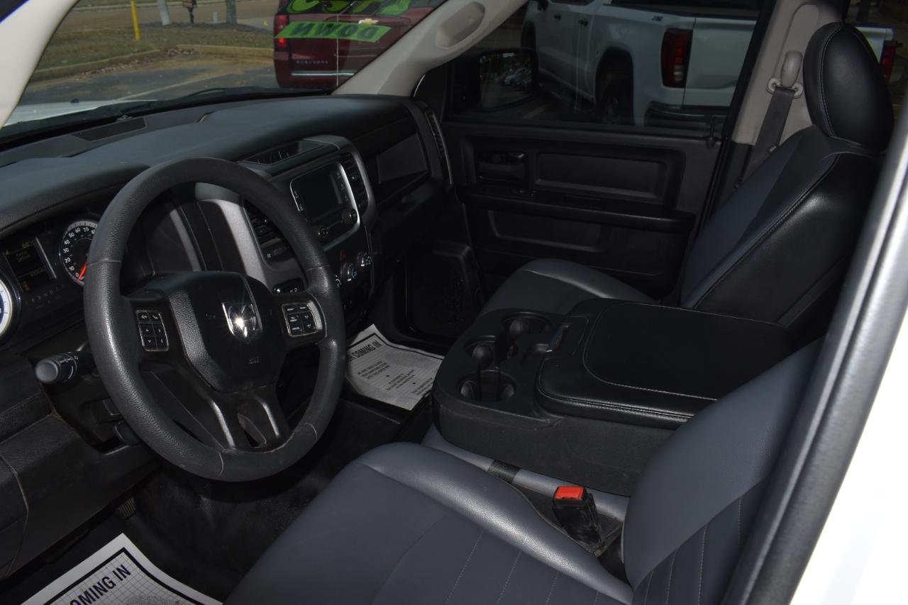 RAM 1500 Classic Tradesman 4x4 Crew Cab 6'4" Box 2024