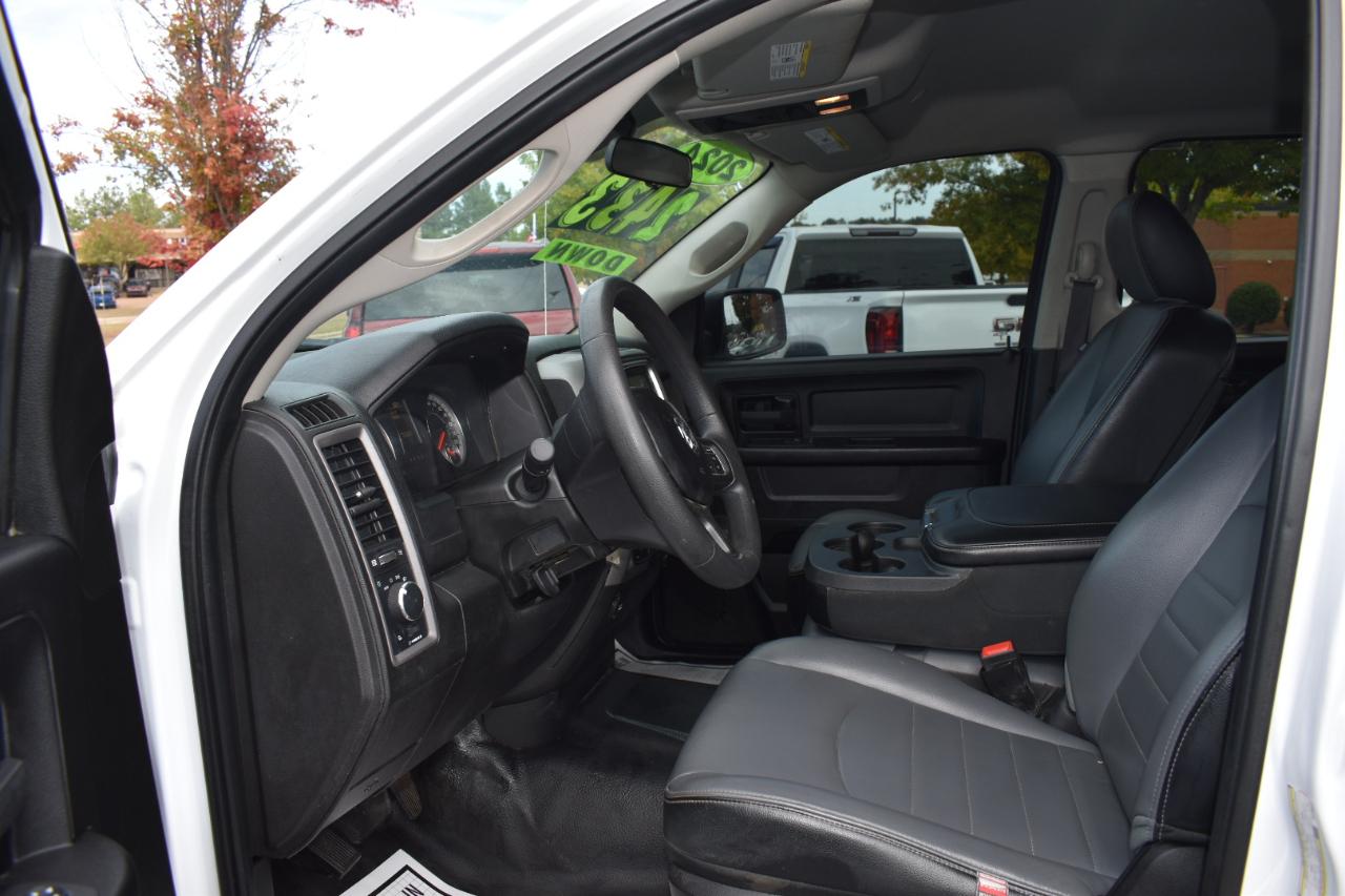 RAM 1500 Classic Tradesman 4x4 Crew Cab 6'4" Box 2024