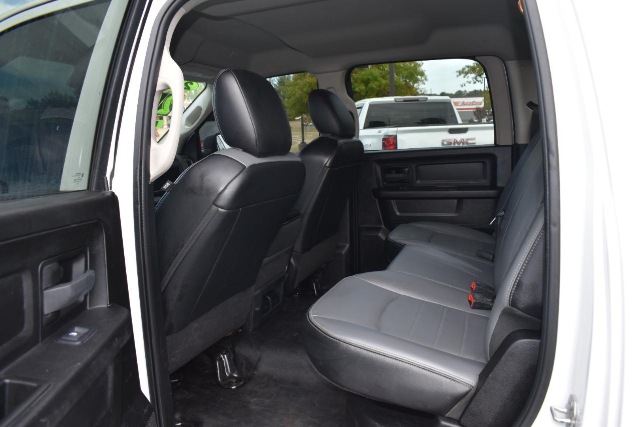 RAM 1500 Classic Tradesman 4x4 Crew Cab 6'4" Box 2024