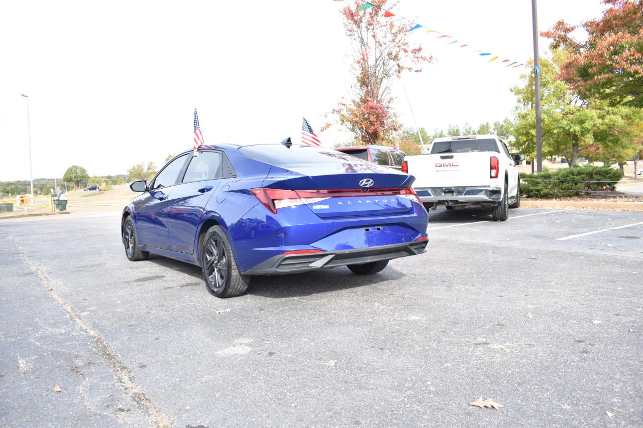 Hyundai Elantra SEL IVT 2022