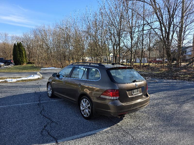 Volkswagen Jetta SportWagen 2.5L SE PZEV 2014