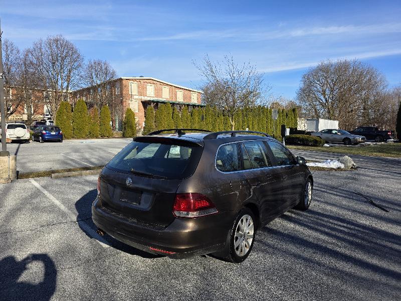 Volkswagen Jetta SportWagen 2.5L SE PZEV 2014