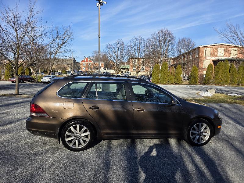 Volkswagen Jetta SportWagen 2.5L SE PZEV 2014