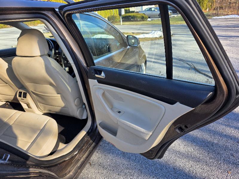 Volkswagen Jetta SportWagen 2.5L SE PZEV 2014