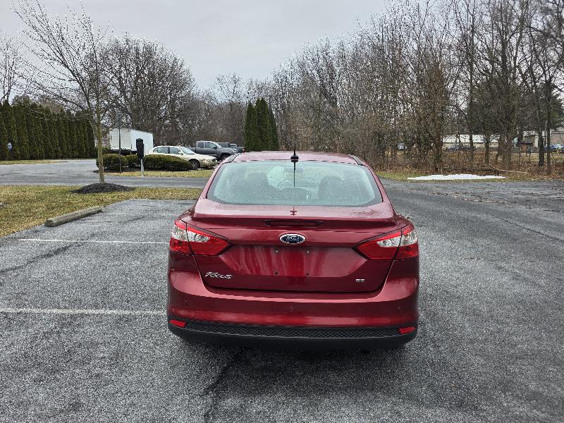Ford Focus SE Sedan 2013