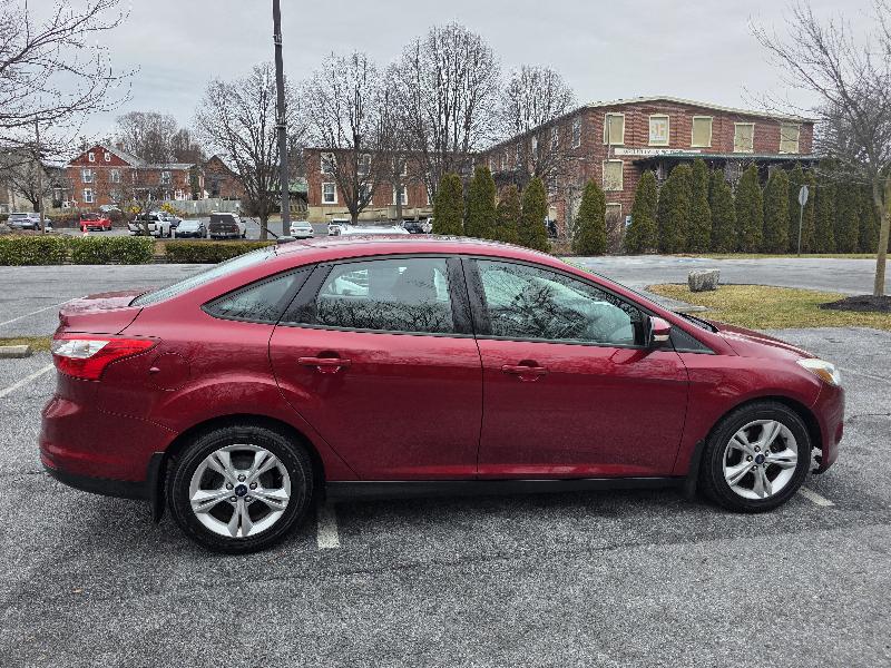 Ford Focus SE Sedan 2013
