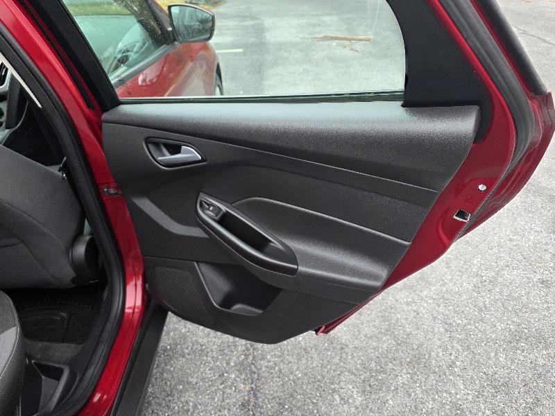 Ford Focus SE Sedan 2013