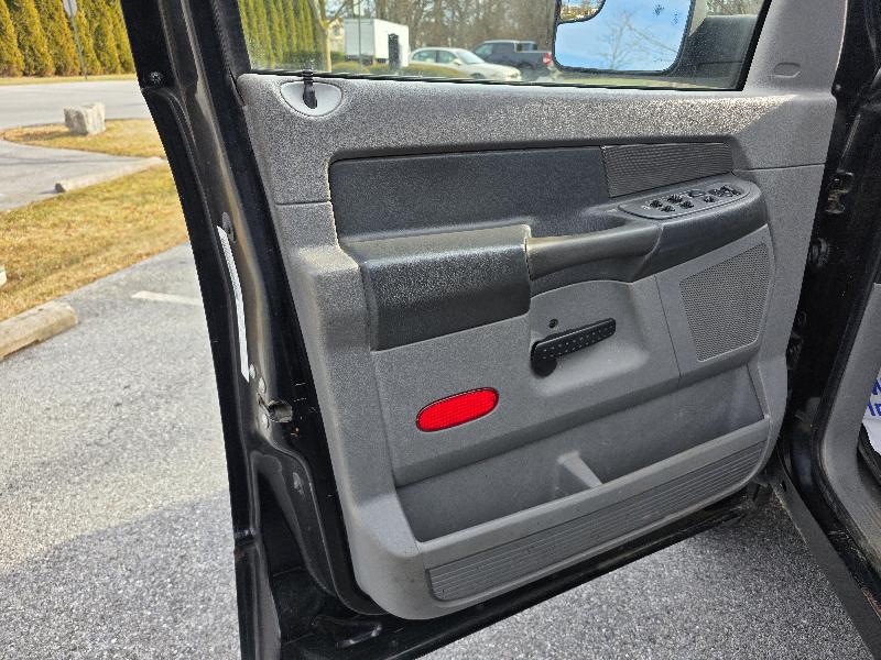 Dodge Ram 1500 SXT Quad Cab Long Bed 4WD 2008