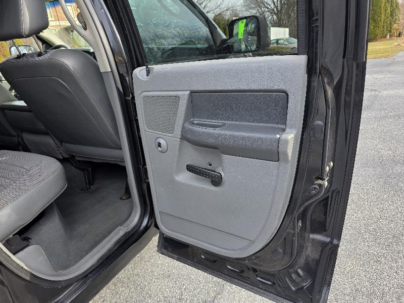 Dodge Ram 1500 SXT Quad Cab Long Bed 4WD 2008