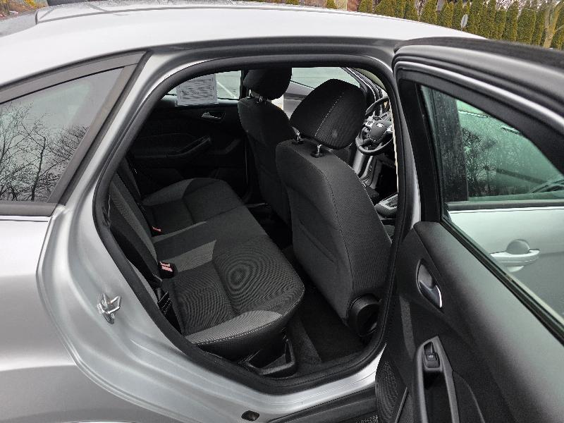 Ford Focus SE Sedan 2014