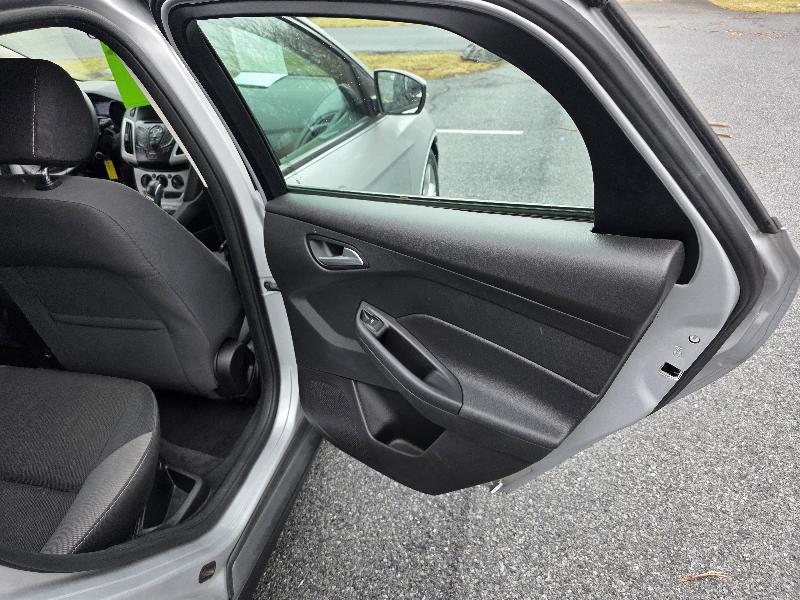 Ford Focus SE Sedan 2014