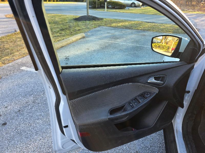 Ford Focus SE Hatch 2014