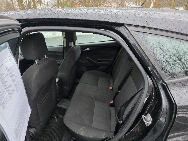 Ford Focus SE Hatch 2015