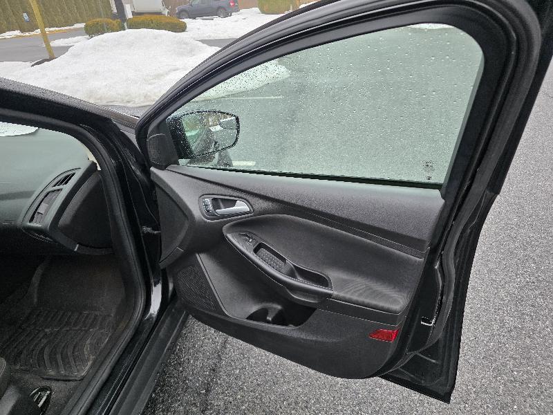 Ford Focus SE Hatch 2015