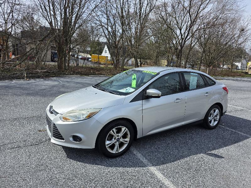 Ford Focus SE Sedan 2014