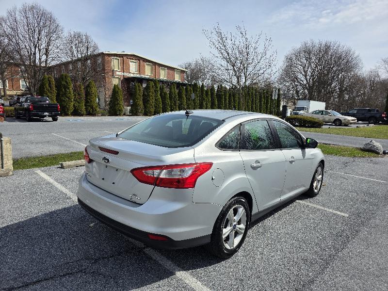 Ford Focus SE Sedan 2014