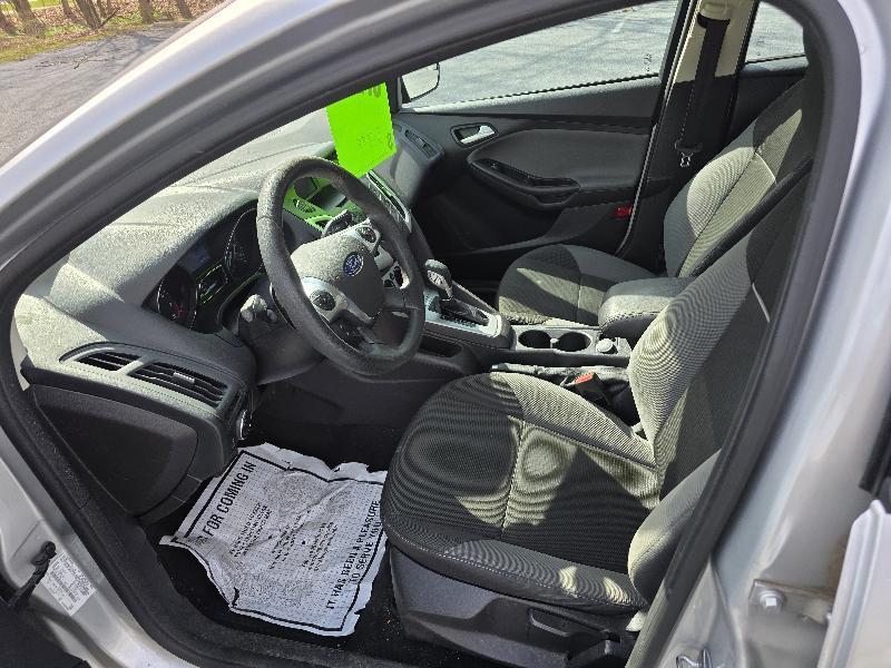 Ford Focus SE Sedan 2014