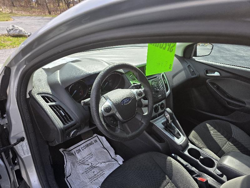 Ford Focus SE Sedan 2014