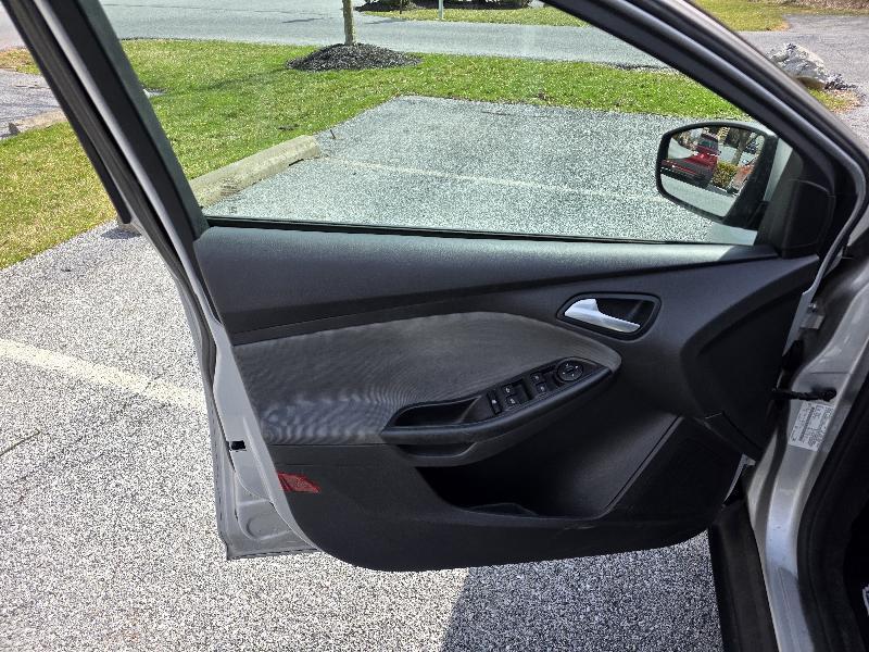 Ford Focus SE Sedan 2014