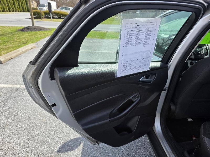 Ford Focus SE Sedan 2014