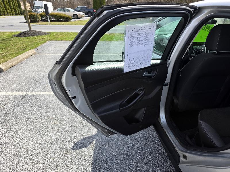 Ford Focus SE Sedan 2014