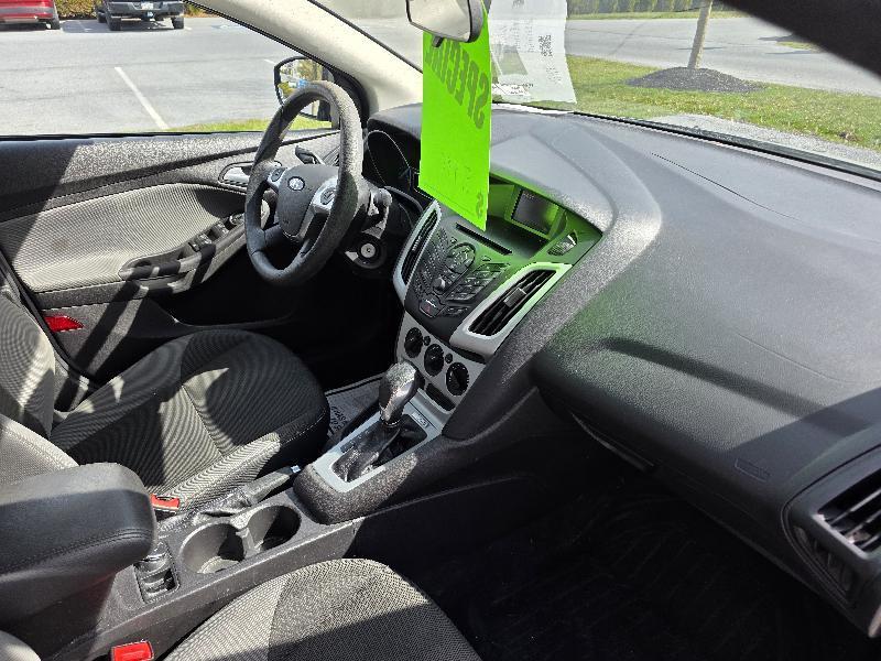 Ford Focus SE Sedan 2014