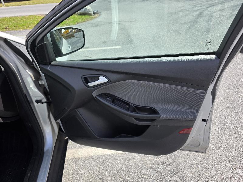 Ford Focus SE Sedan 2014