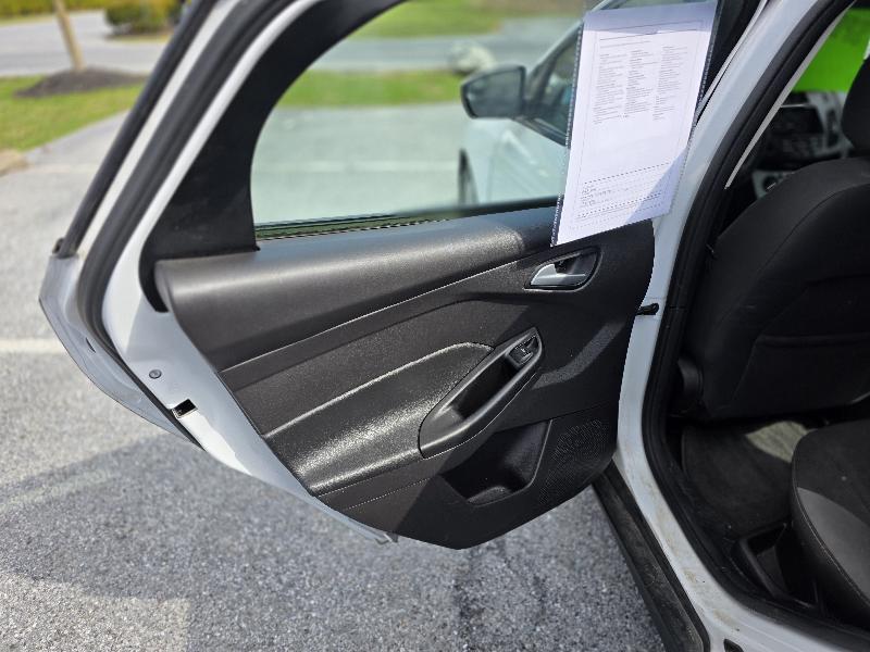 Ford Focus SE Hatch 2014