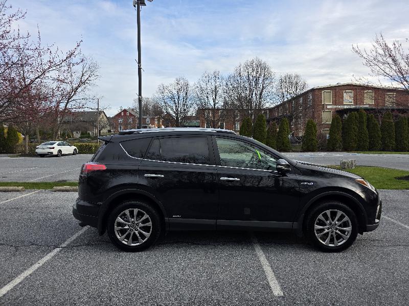 Toyota RAV4 Hybrid Limited 2017