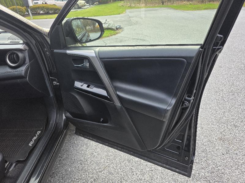 Toyota RAV4 Hybrid Limited 2017