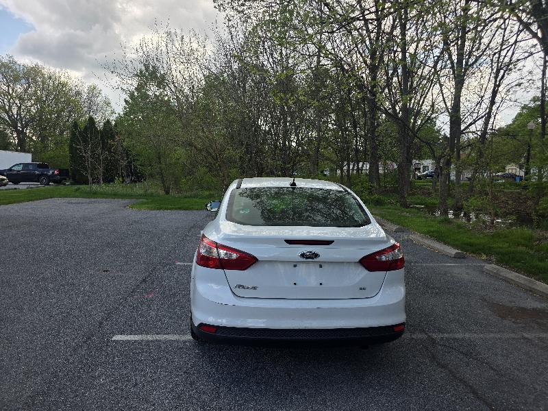 Ford Focus SE Sedan 2014