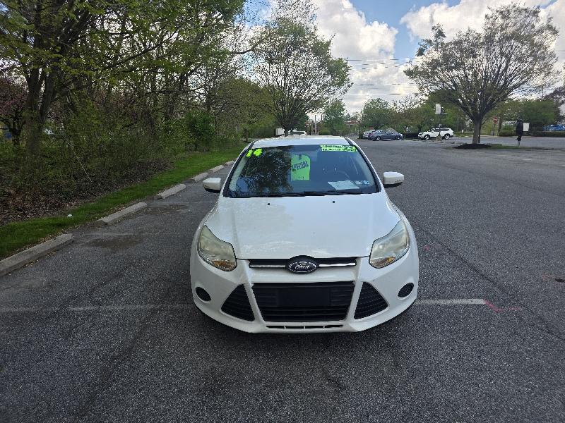 Ford Focus SE Sedan 2014