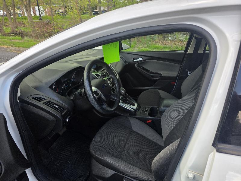 Ford Focus SE Sedan 2014