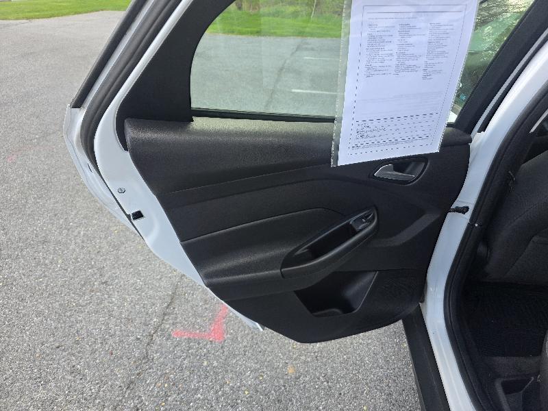 Ford Focus SE Sedan 2014