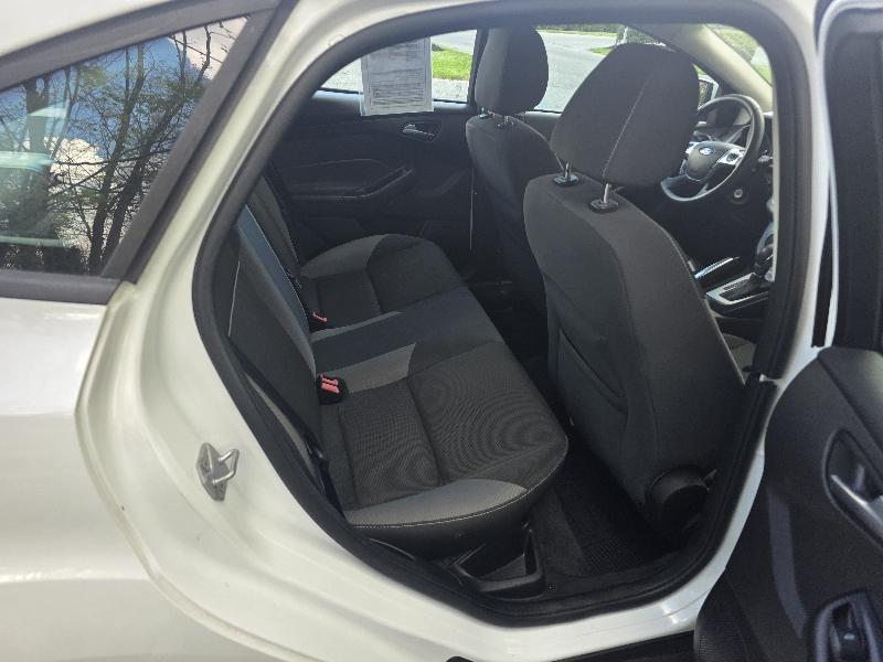 Ford Focus SE Sedan 2014