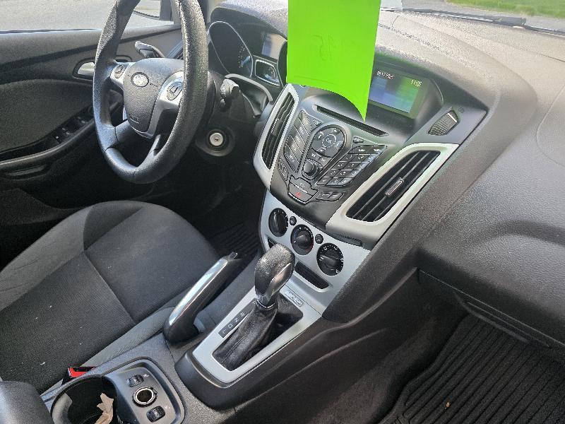 Ford Focus SE Sedan 2014