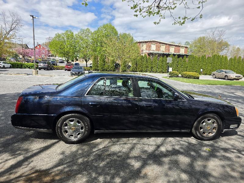 Cadillac DeVille Sedan 2005