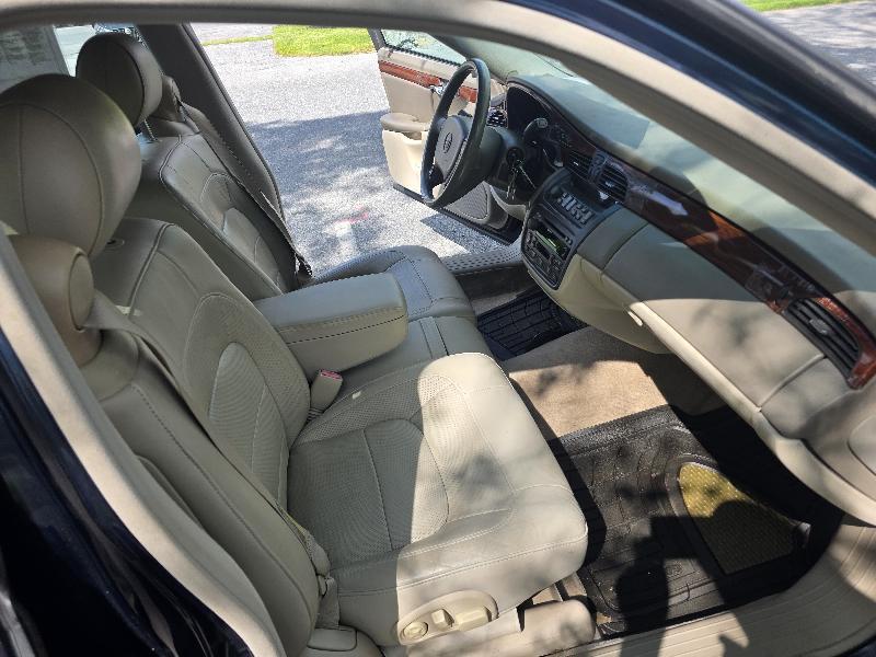 Cadillac DeVille Sedan 2005