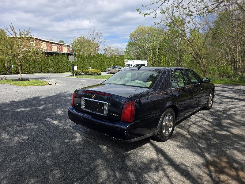 Cadillac DeVille Sedan 2005