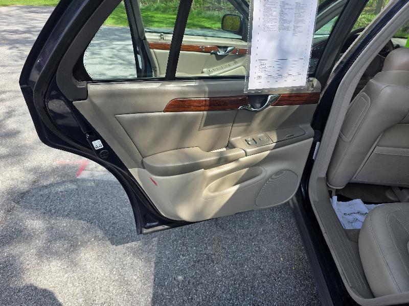 Cadillac DeVille Sedan 2005