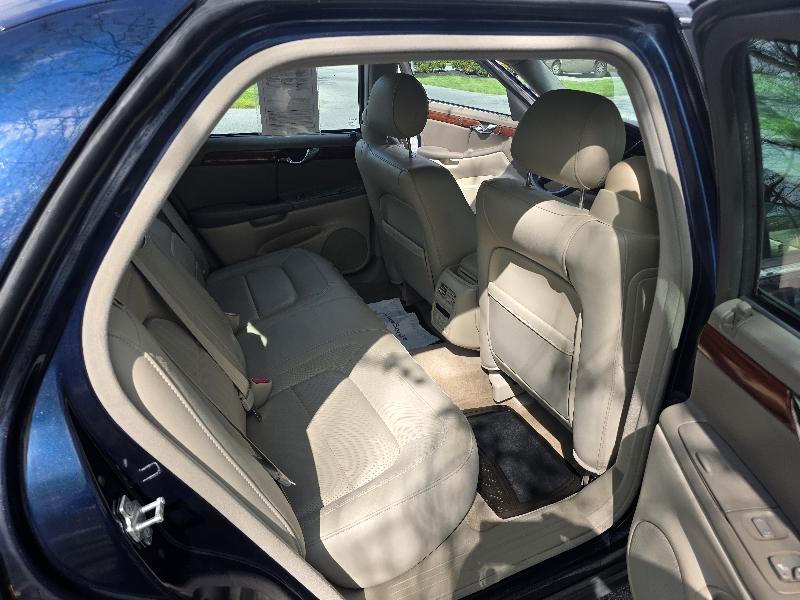 Cadillac DeVille Sedan 2005