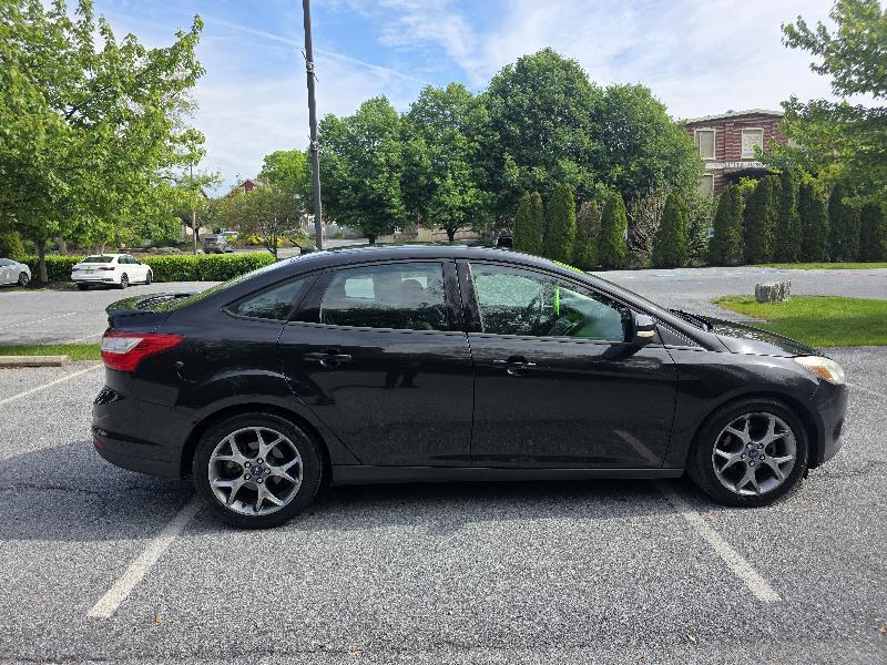 Ford Focus SE Sedan 2013