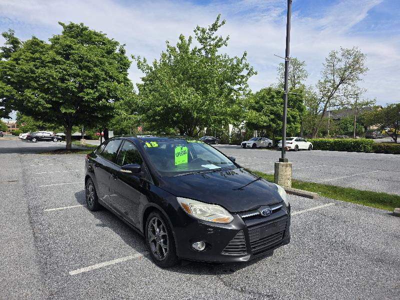 Ford Focus SE Sedan 2013
