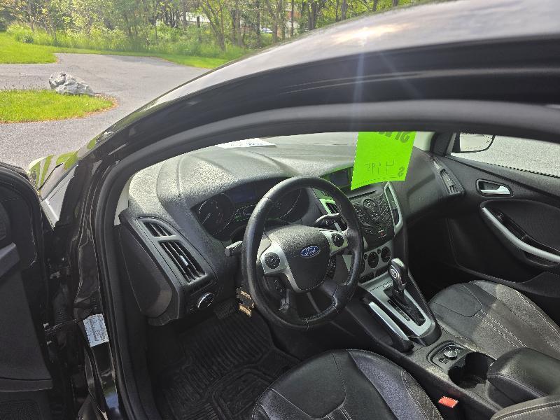 Ford Focus SE Sedan 2013