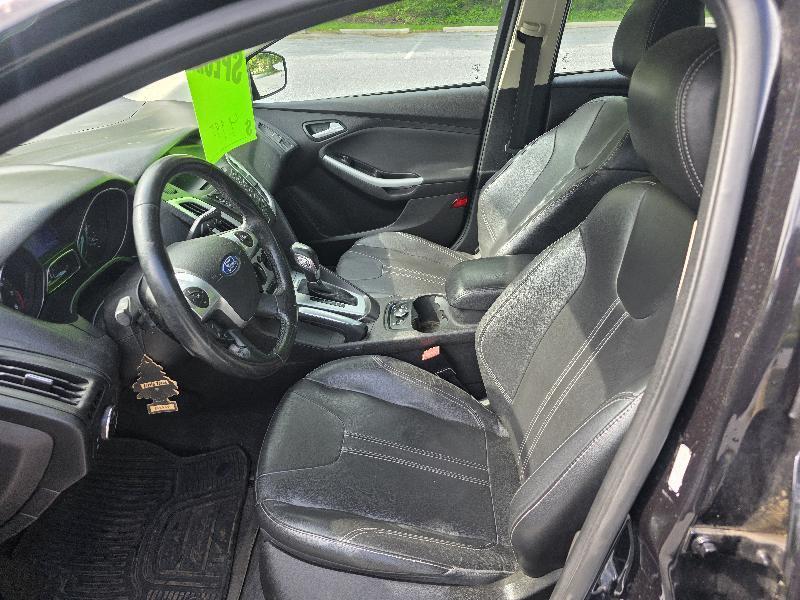 Ford Focus SE Sedan 2013