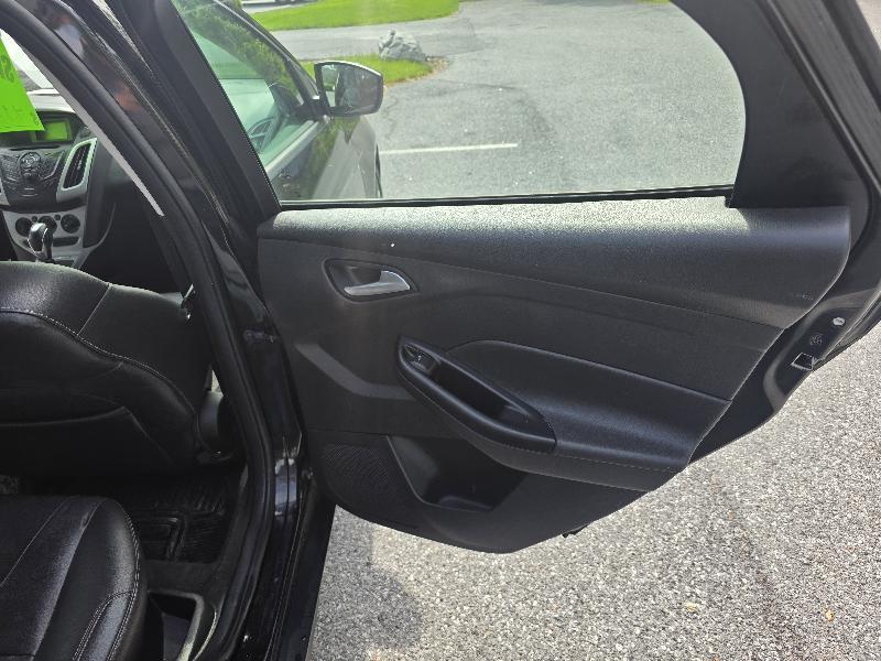 Ford Focus SE Sedan 2013